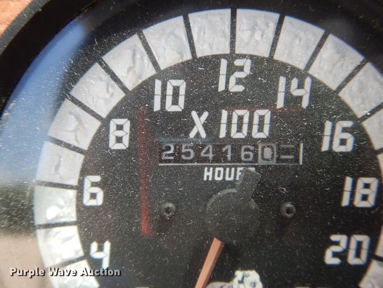 image for item GV9106 1993 Mack CH613  semi truck