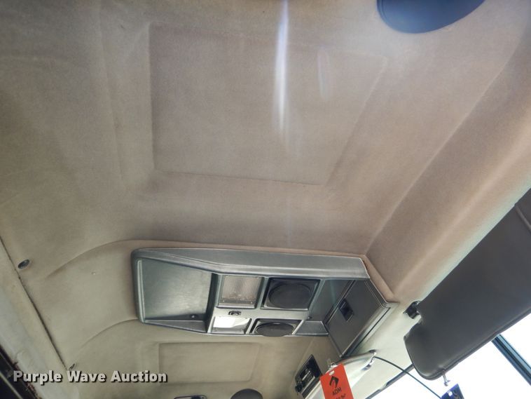 image for item GV9106 1993 Mack CH613  semi truck