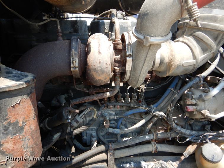 image for item GV9106 1993 Mack CH613  semi truck