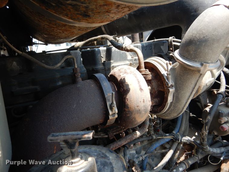 image for item GV9106 1993 Mack CH613  semi truck