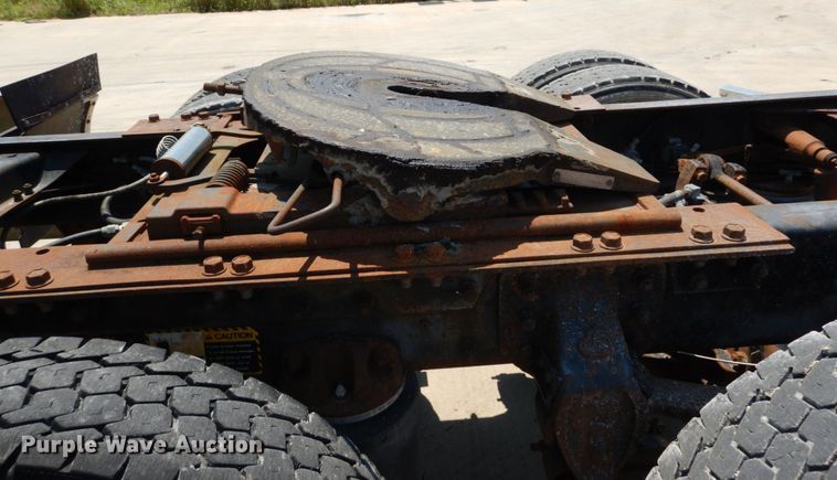 image for item GV9106 1993 Mack CH613  semi truck