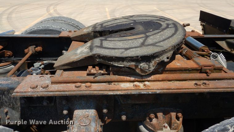 image for item GV9106 1993 Mack CH613  semi truck