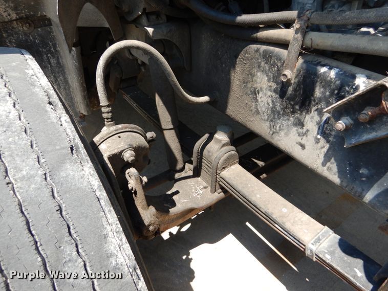 image for item GV9106 1993 Mack CH613  semi truck