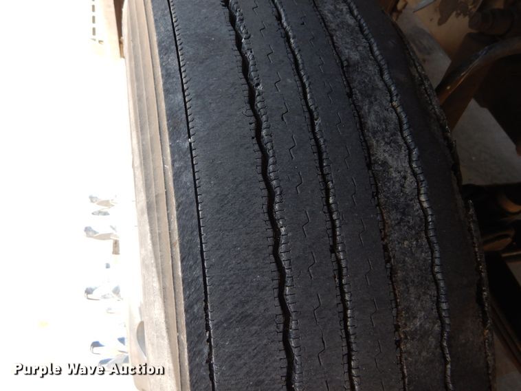 image for item GV9106 1993 Mack CH613  semi truck