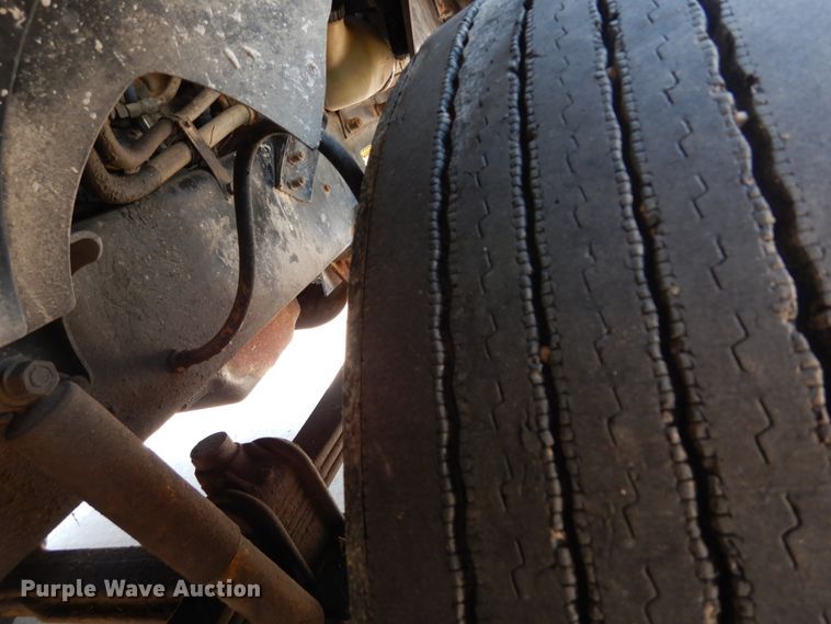 image for item GV9106 1993 Mack CH613  semi truck