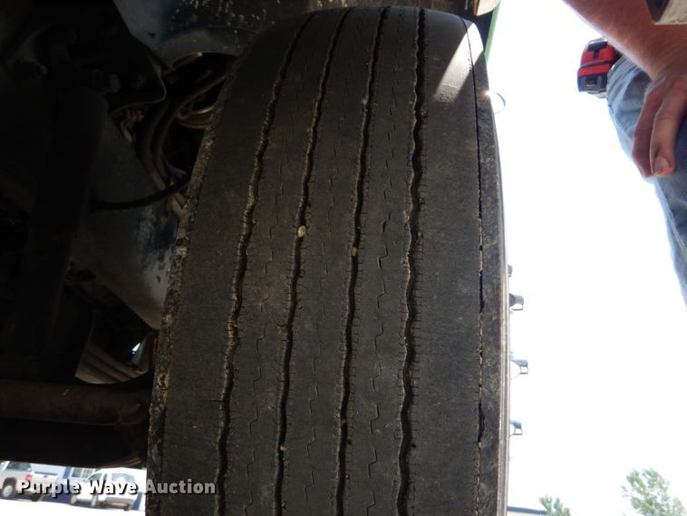 image for item GV9106 1993 Mack CH613  semi truck