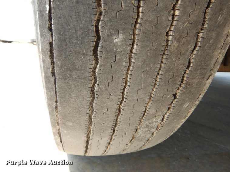 image for item GV9106 1993 Mack CH613  semi truck