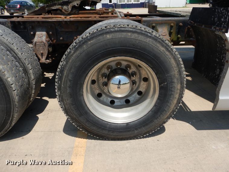 image for item GV9106 1993 Mack CH613  semi truck