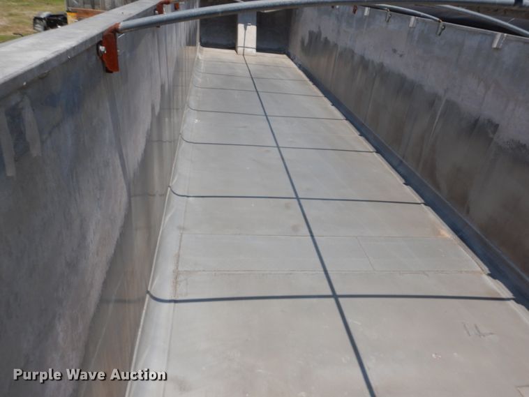 image for item GV9107 1984 Ravens end dump trailer