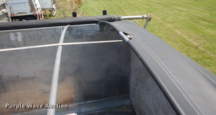 image for item GV9107 1984 Ravens end dump trailer