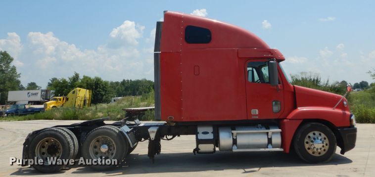 image for item GV9108 2007 Freightliner Century Classic ST  semi truck