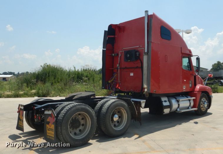 image for item GV9108 2007 Freightliner Century Classic ST  semi truck