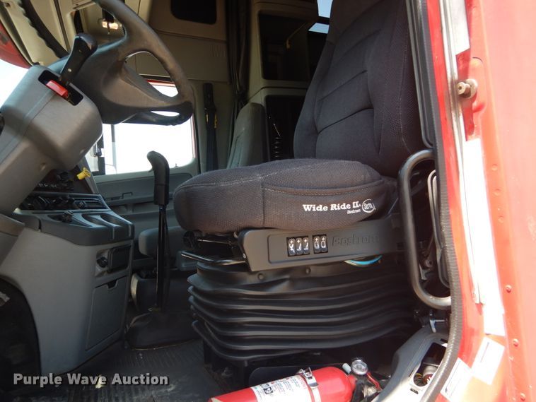 image for item GV9108 2007 Freightliner Century Classic ST  semi truck