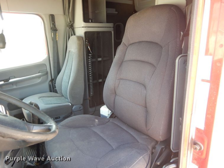 image for item GV9108 2007 Freightliner Century Classic ST  semi truck