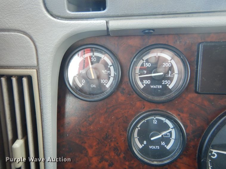 image for item GV9108 2007 Freightliner Century Classic ST  semi truck