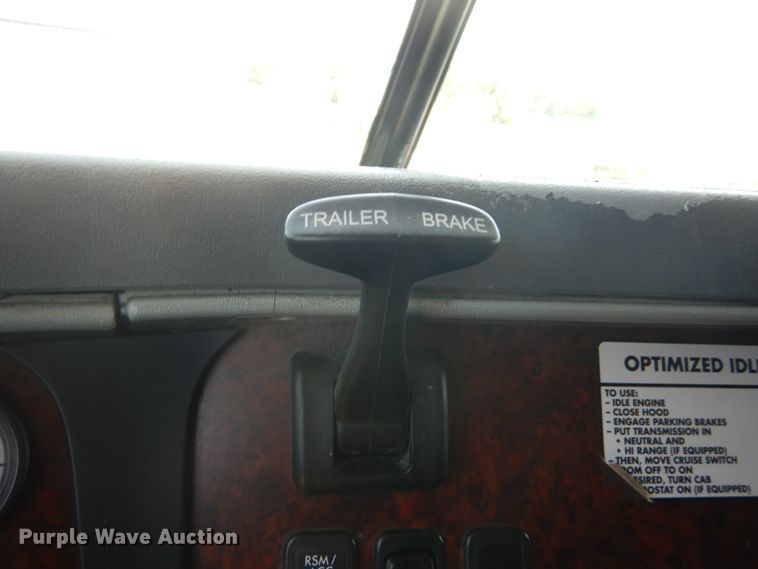 image for item GV9108 2007 Freightliner Century Classic ST  semi truck