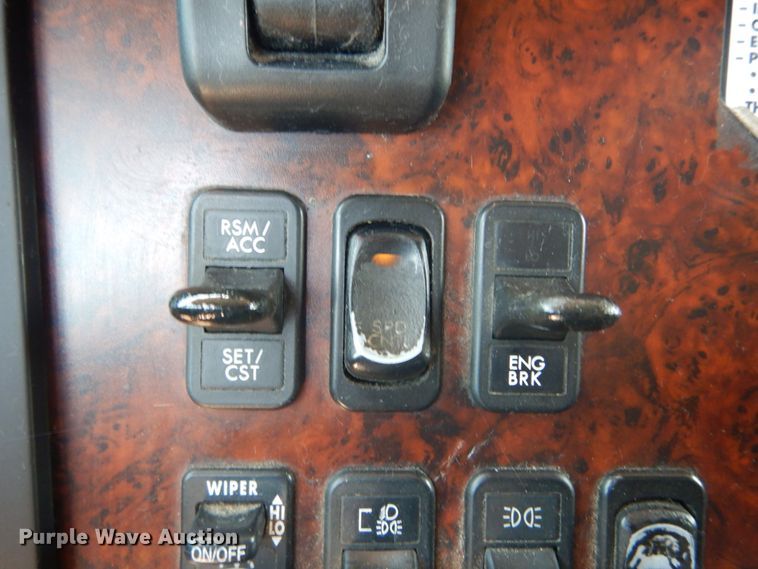 image for item GV9108 2007 Freightliner Century Classic ST  semi truck