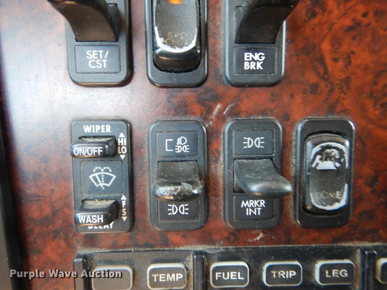 image for item GV9108 2007 Freightliner Century Classic ST  semi truck