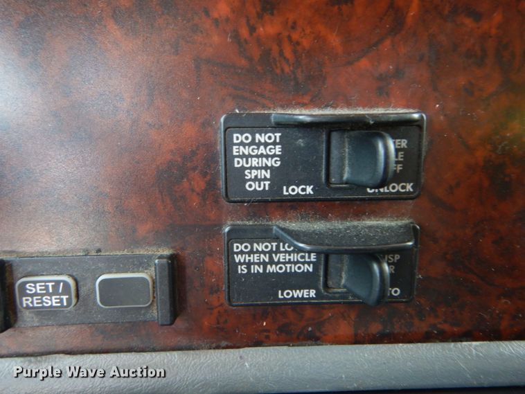 image for item GV9108 2007 Freightliner Century Classic ST  semi truck