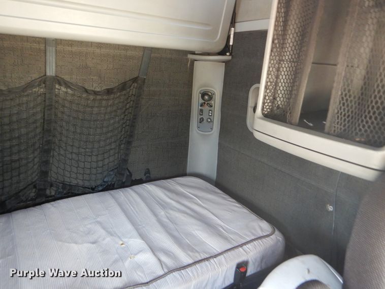 image for item GV9108 2007 Freightliner Century Classic ST  semi truck