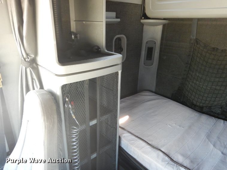 image for item GV9108 2007 Freightliner Century Classic ST  semi truck