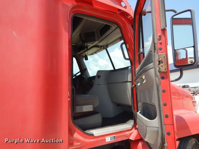 image for item GV9108 2007 Freightliner Century Classic ST  semi truck