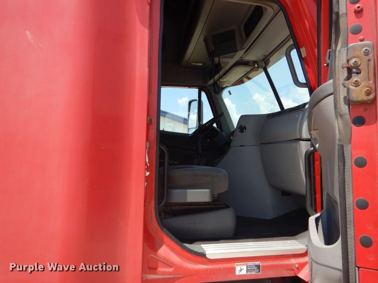 image for item GV9108 2007 Freightliner Century Classic ST  semi truck