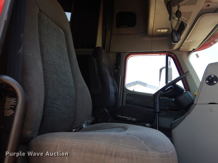 image for item GV9108 2007 Freightliner Century Classic ST  semi truck