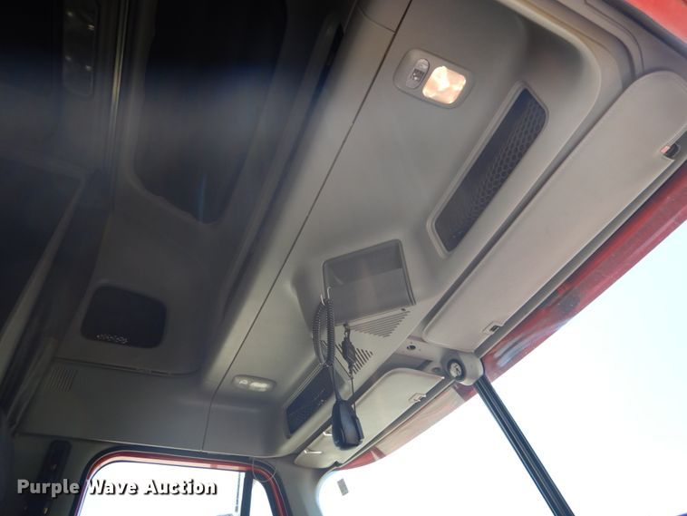 image for item GV9108 2007 Freightliner Century Classic ST  semi truck