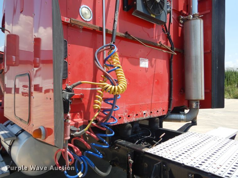 image for item GV9108 2007 Freightliner Century Classic ST  semi truck