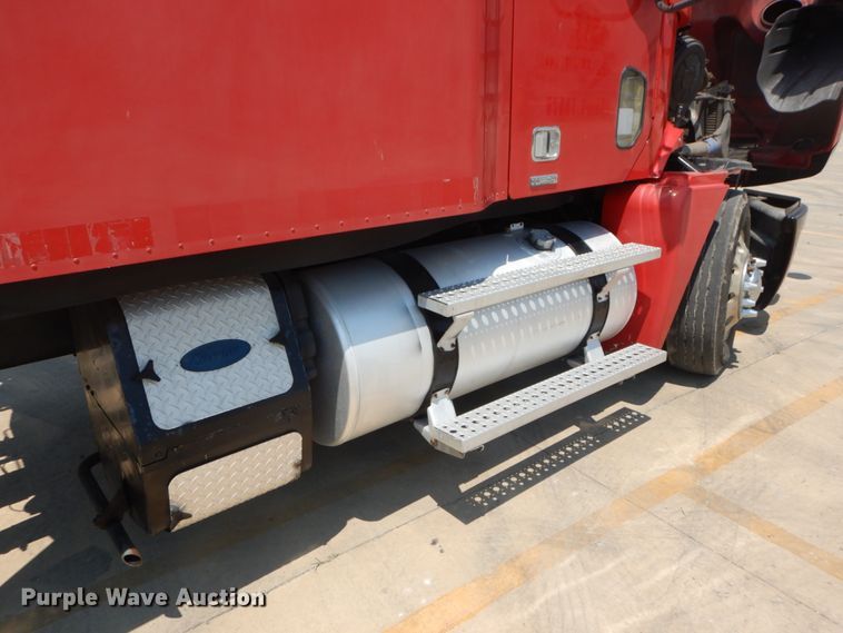 image for item GV9108 2007 Freightliner Century Classic ST  semi truck