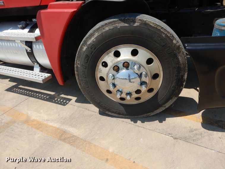 image for item GV9108 2007 Freightliner Century Classic ST  semi truck