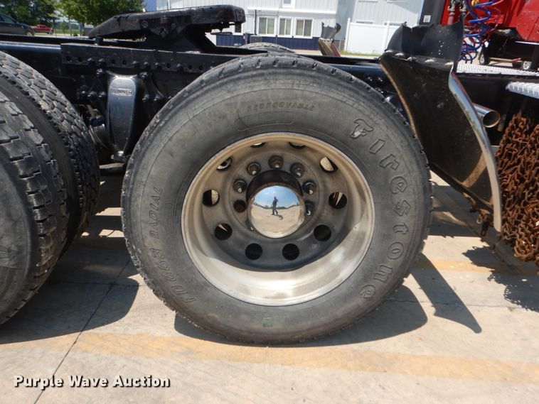 image for item GV9108 2007 Freightliner Century Classic ST  semi truck