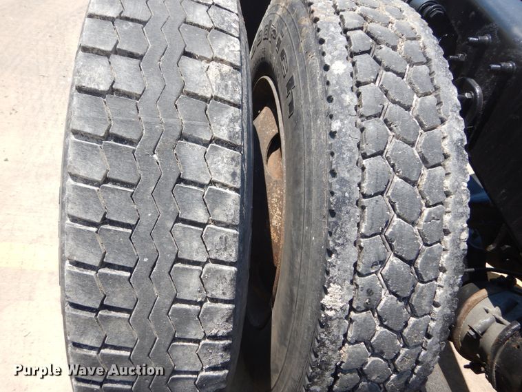 image for item GV9108 2007 Freightliner Century Classic ST  semi truck