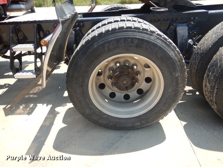 image for item GV9108 2007 Freightliner Century Classic ST  semi truck