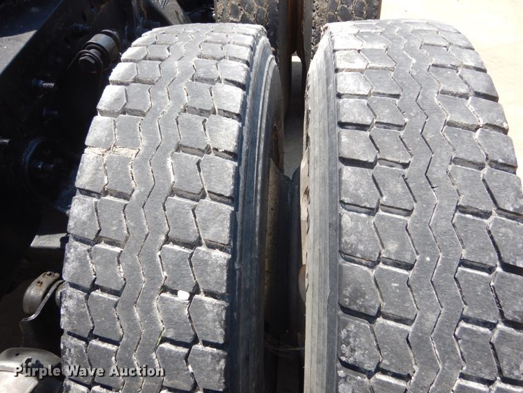 image for item GV9108 2007 Freightliner Century Classic ST  semi truck