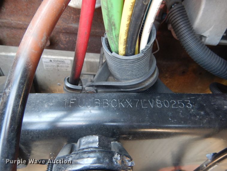 image for item GV9108 2007 Freightliner Century Classic ST  semi truck