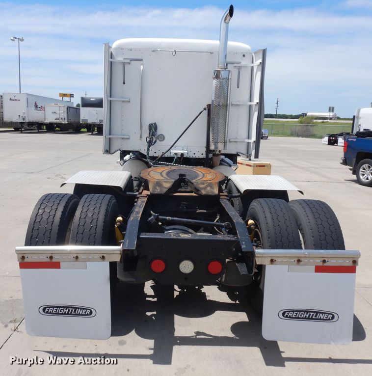 image for item HA9332 2001 Freightliner Columbia  semi truck