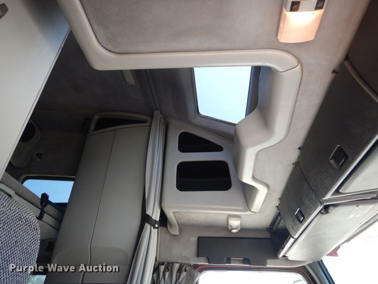 image for item HC9058 1999 Volvo S60  semi truck