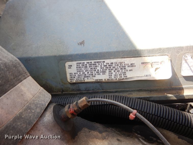 image for item HC9058 1999 Volvo S60  semi truck