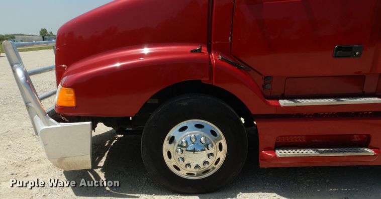 image for item HC9058 1999 Volvo S60  semi truck