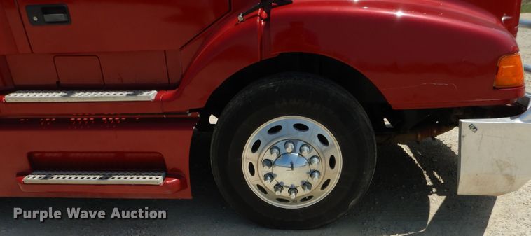 image for item HC9058 1999 Volvo S60  semi truck