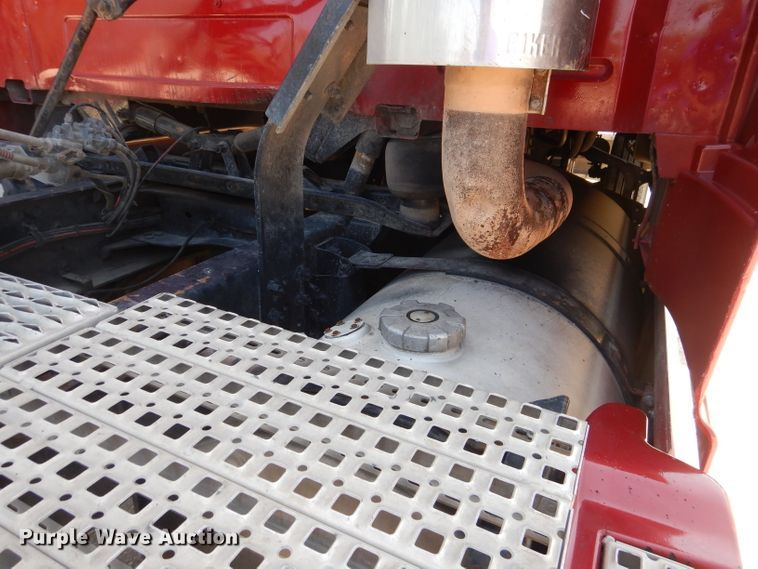 image for item HC9058 1999 Volvo S60  semi truck