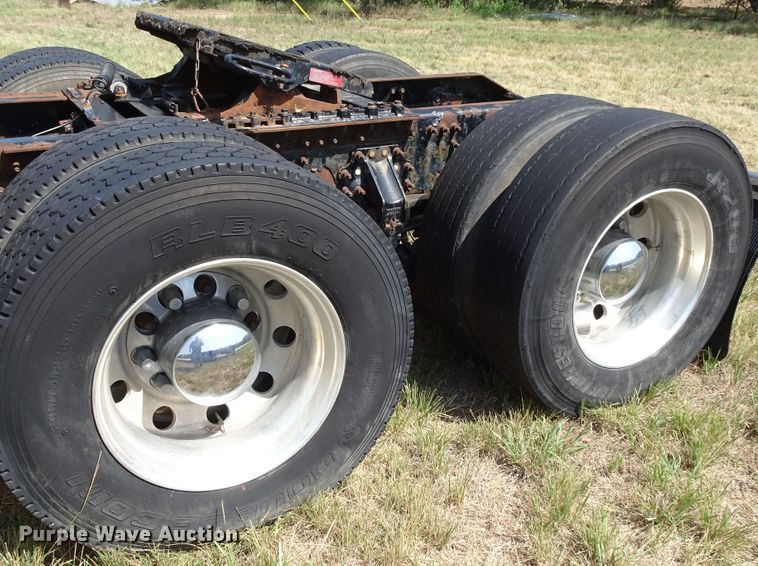 image for item HC9060 2007 Volvo VNL  semi truck