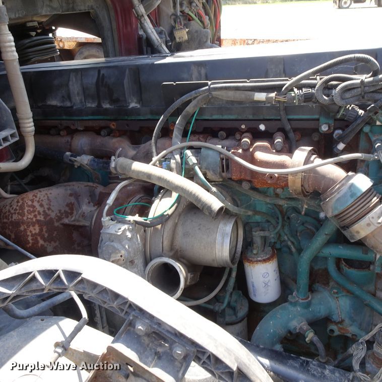 image for item HC9060 2007 Volvo VNL  semi truck