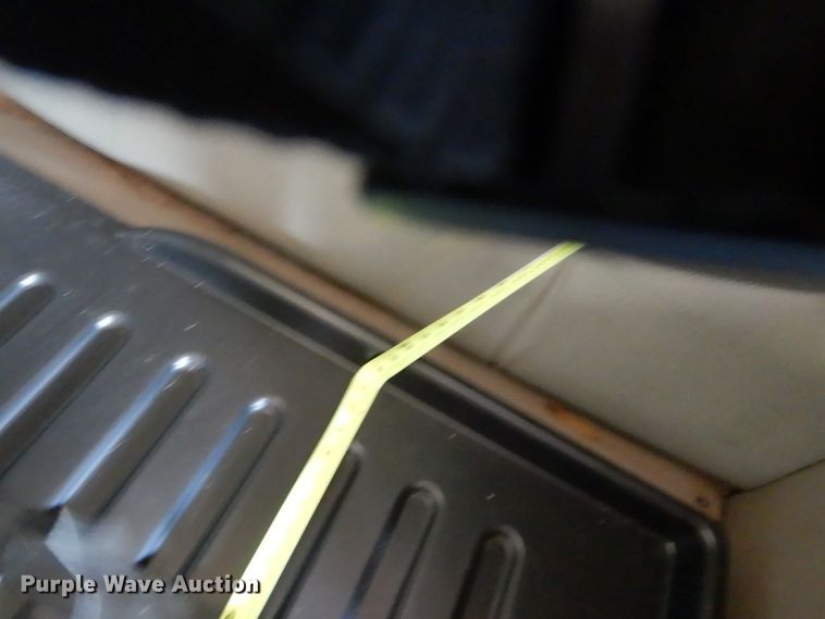 image for item HC9061 2013 Freightliner Cascadia  semi truck