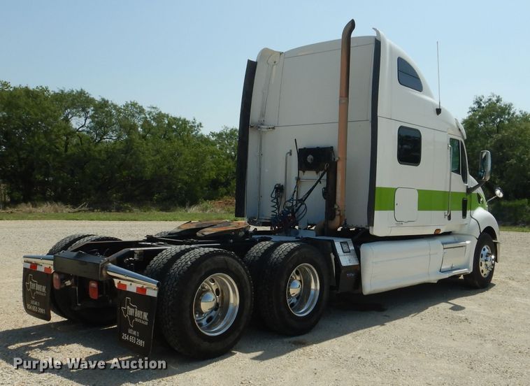 image for item HC9062 2009 Peterbilt 387  semi truck