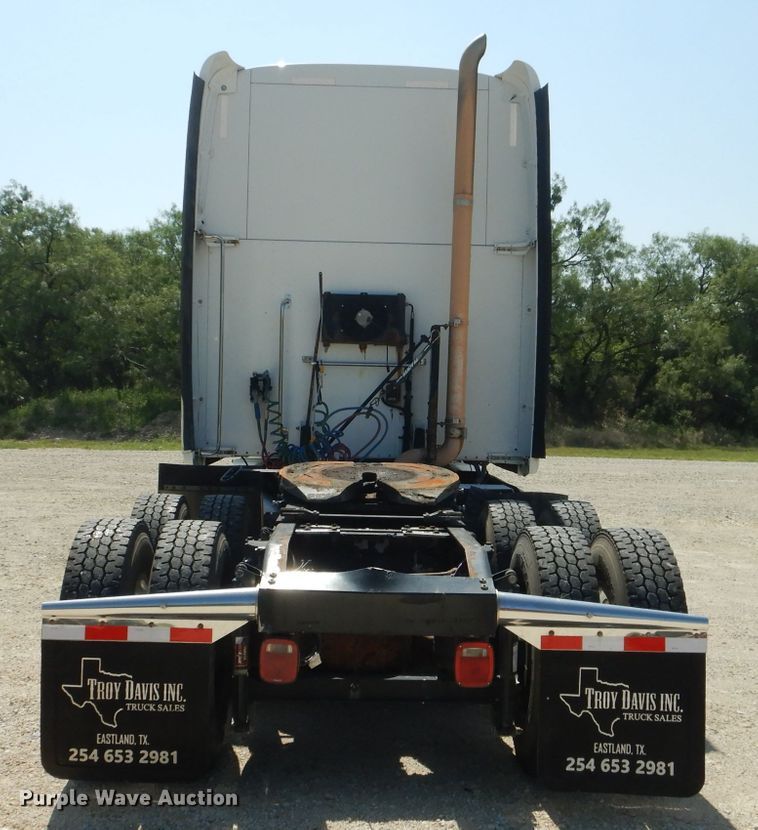 image for item HC9062 2009 Peterbilt 387  semi truck