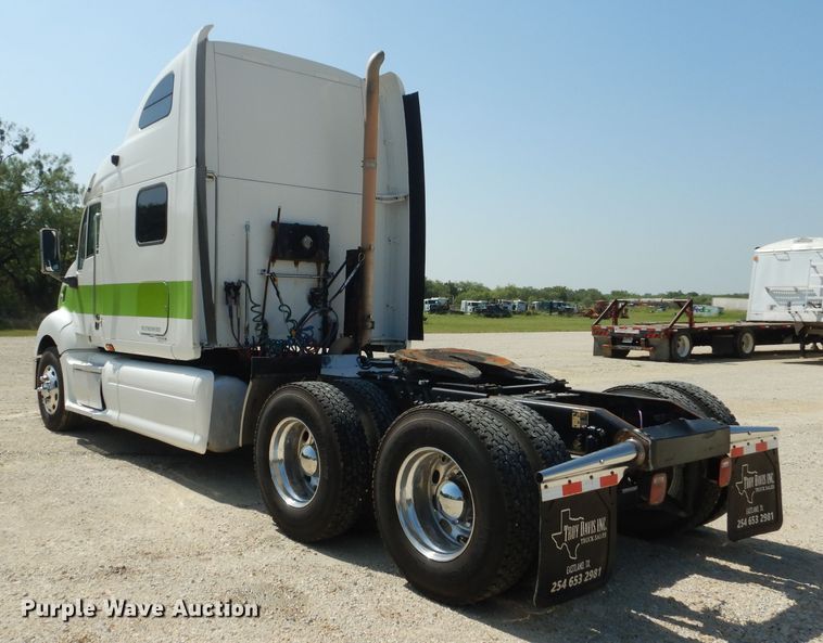 image for item HC9062 2009 Peterbilt 387  semi truck