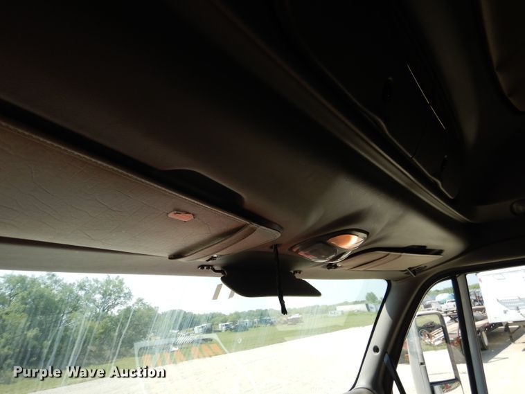 image for item HC9062 2009 Peterbilt 387  semi truck